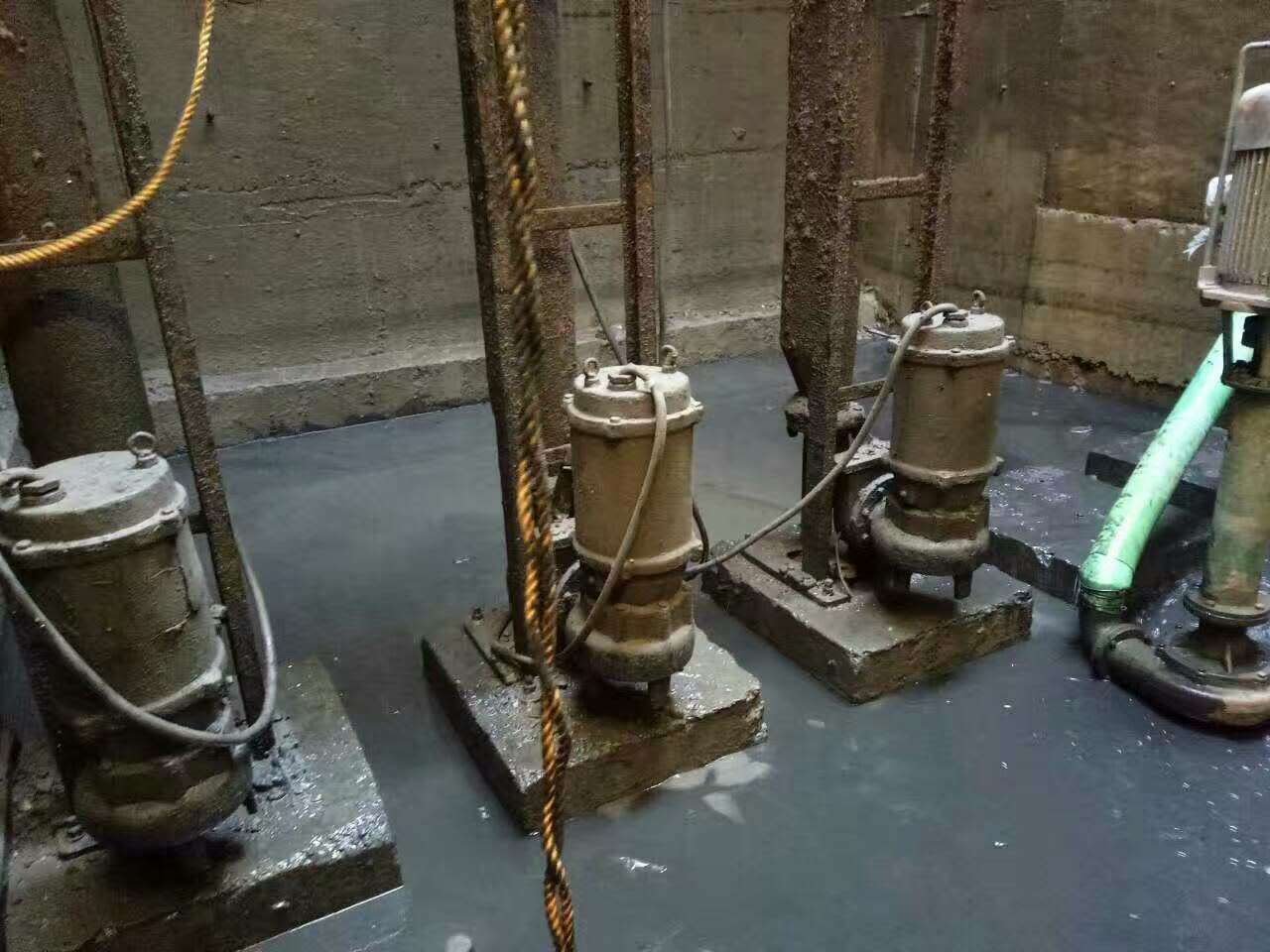 石台污水池清理